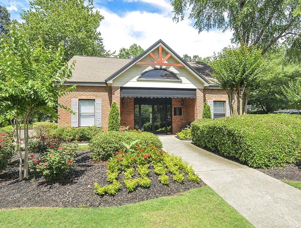 Home Apartments for Rent in Doraville, GA Shadow Lake